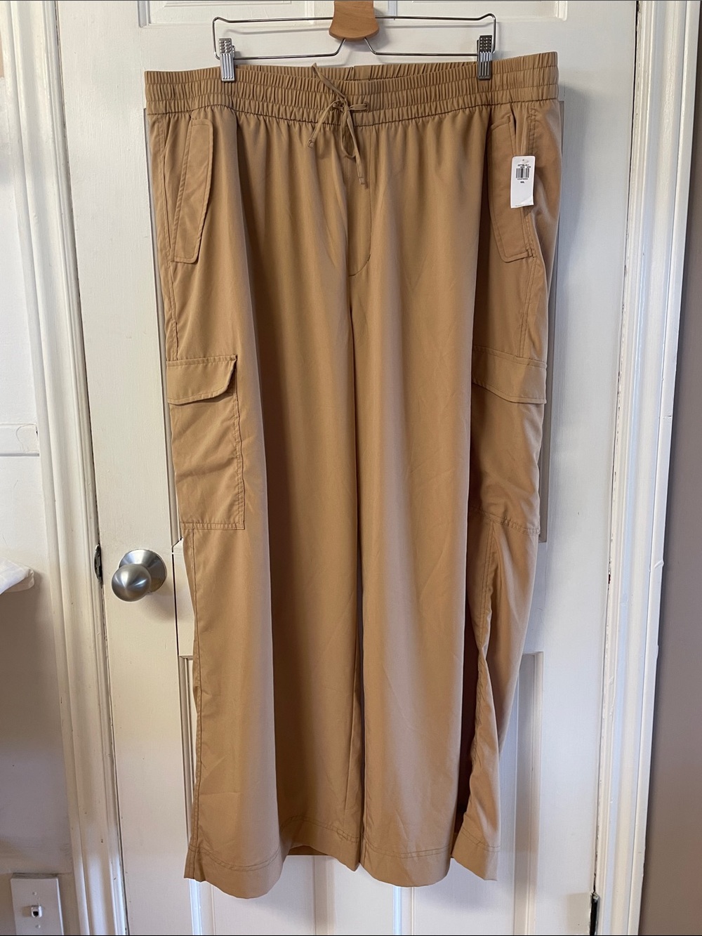Old Navy Stretchtech quick dry tan cargo pants brand new women’s size XXL